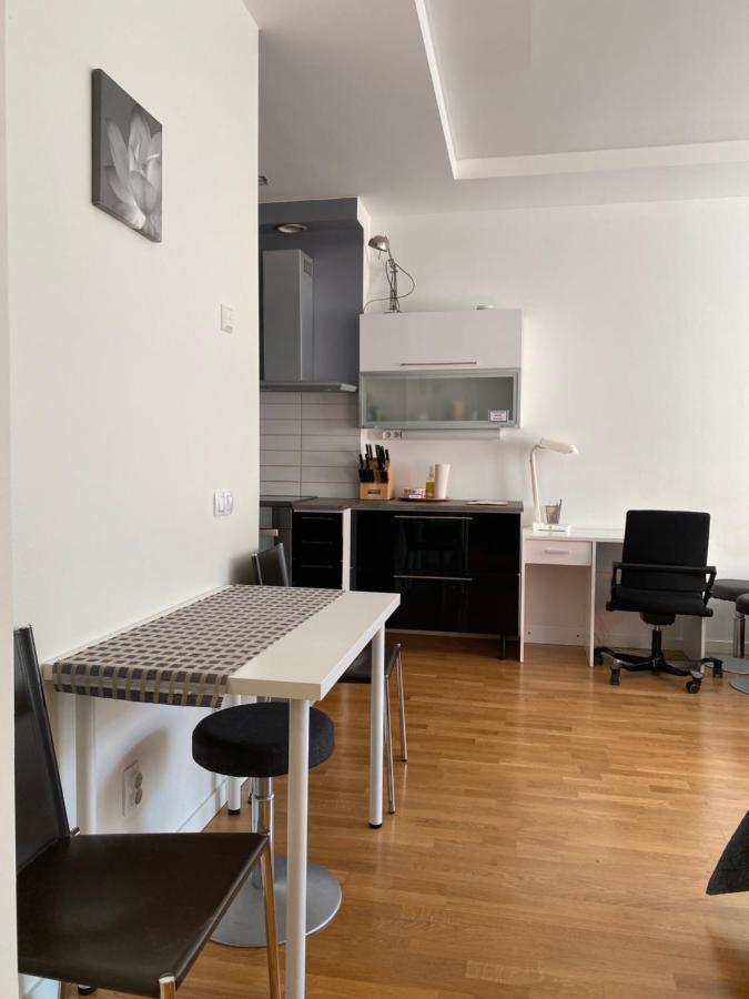 Big Studio Close To Center With Wifi 赫尔辛基 外观 照片